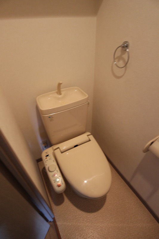 トイレ　ウォシュレット付トイレです。