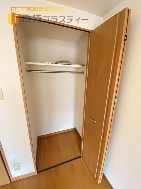 収納　お洋服もかけられます。