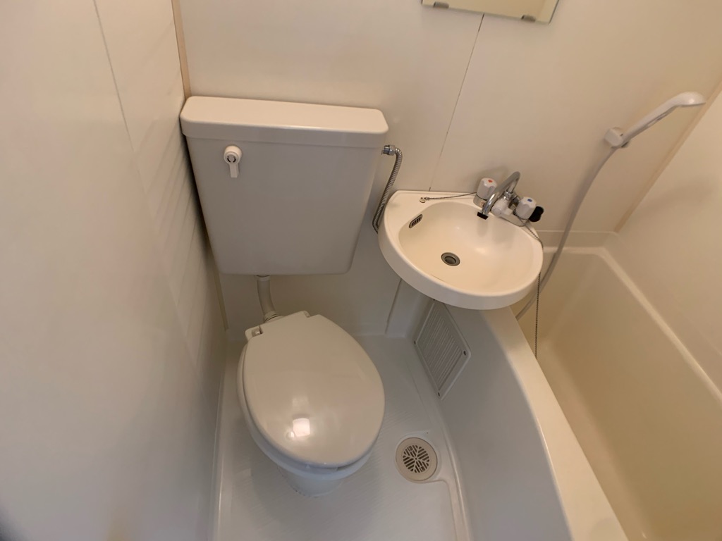 トイレ　浴室内にトイレがあります☆