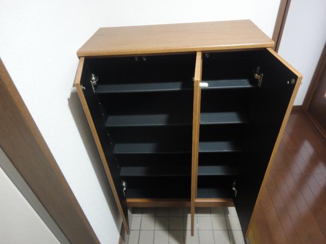 玄関　下駄箱（開）