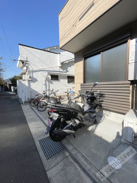 駐車場　ゆったりひろびろ駐輪場♪