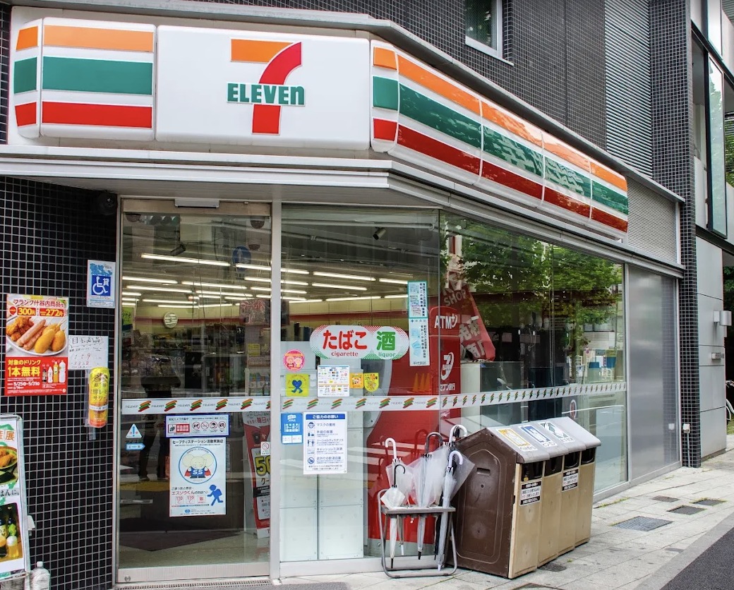 コンビニ　セブンイレブン千代田岩本町2丁目店（コンビニ）まで93m