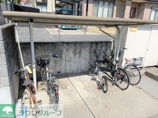 その他共有部分　屋根付き駐輪場