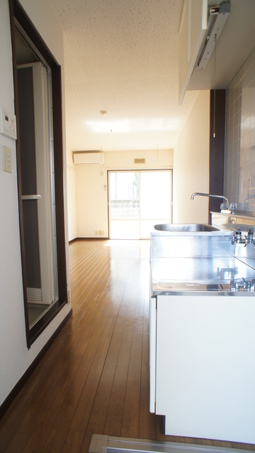 玄関　玄関から見たお部屋です☆