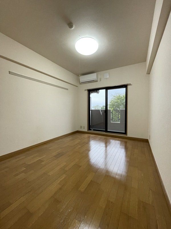 居室・リビング　※同タイプの別のお部屋です。
