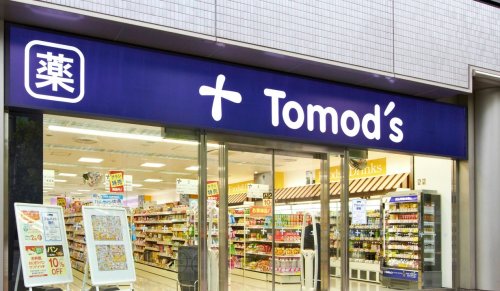 ドラックストア　トモズ 茅場町店（ドラッグストア）まで1028m