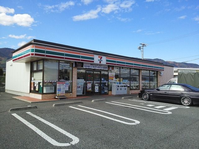 コンビニ　セブンイレブン　箕輪中箕輪店（コンビニ）まで750m