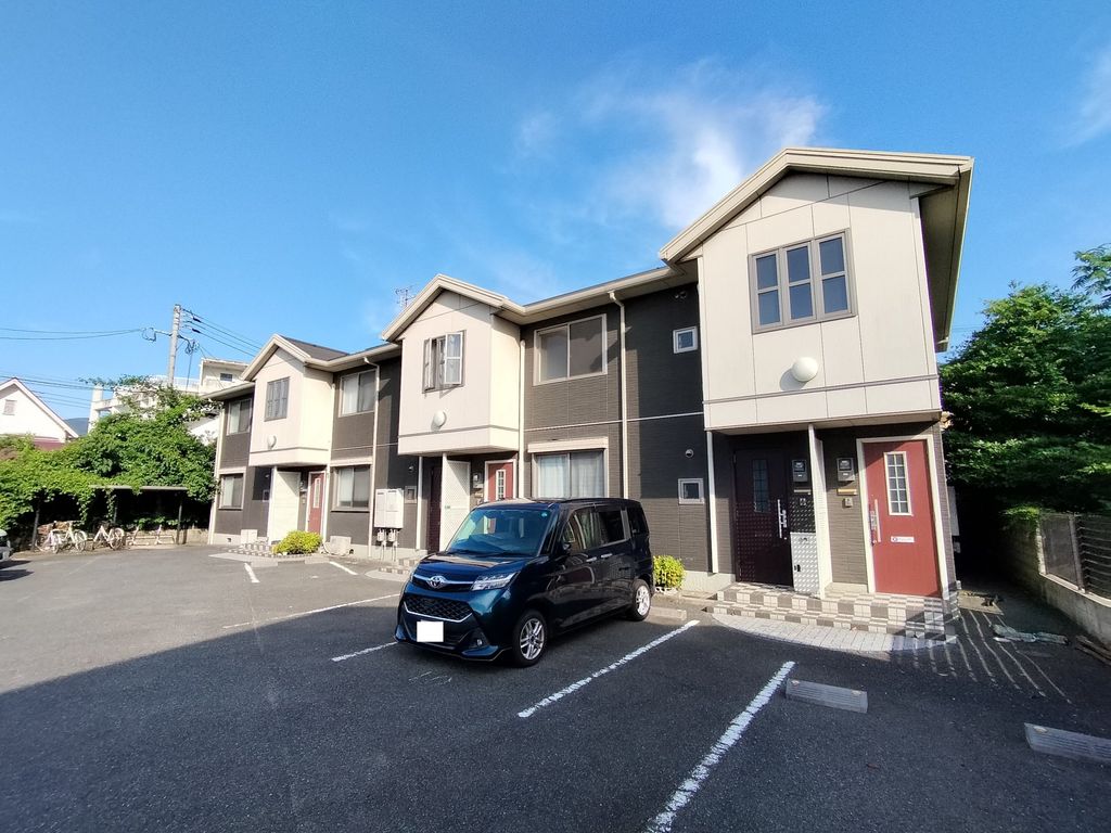 建物外観　駐車場