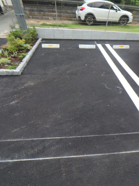駐車場　敷地内駐車場
