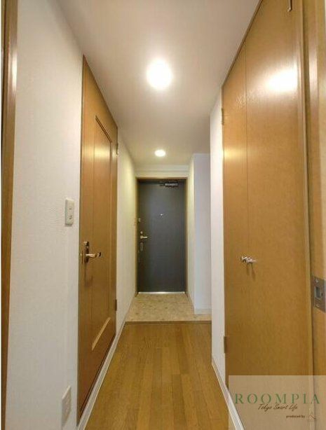 玄関　同タイプの別のお部屋です。
