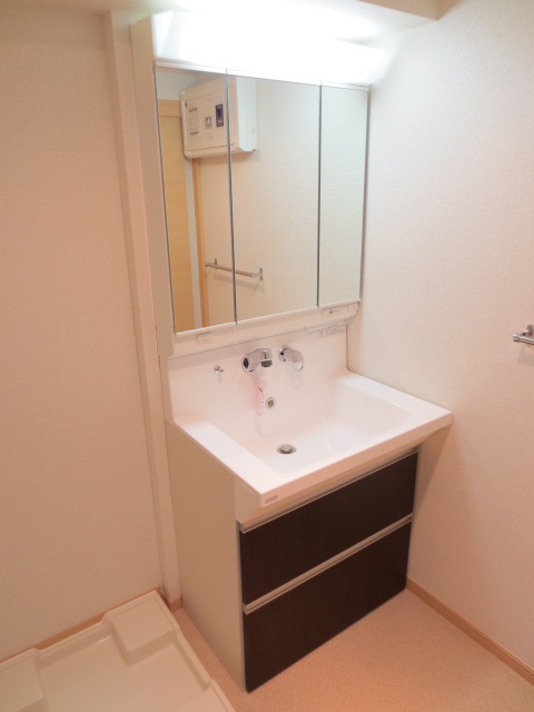 洗面設備　別の部屋の写真です