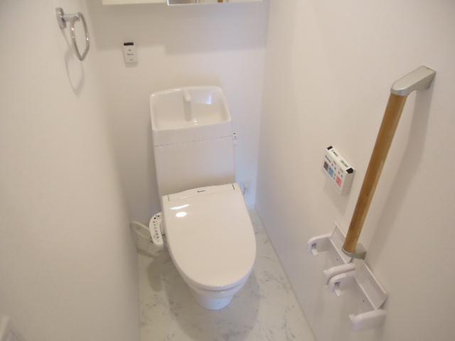 トイレ　シャワー付トイレ