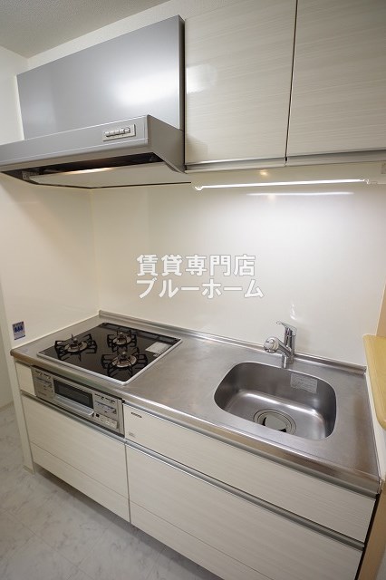 キッチン　３口コンロのシステムキッチン！