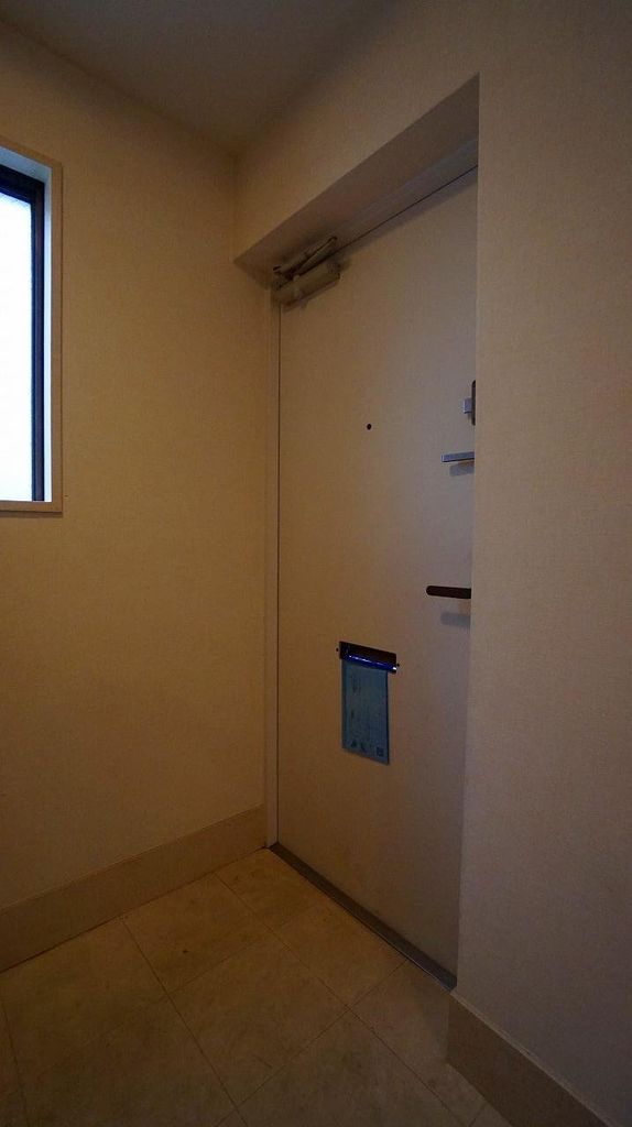 玄関　設備