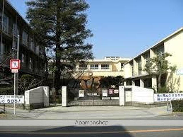 中学校　茨木市立養精中学校（中学校）まで198m