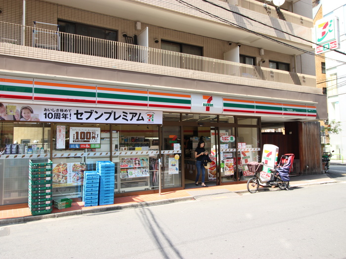 コンビニ　セブン-イレブン 港区麻布十番3丁目店（コンビニ）まで110m