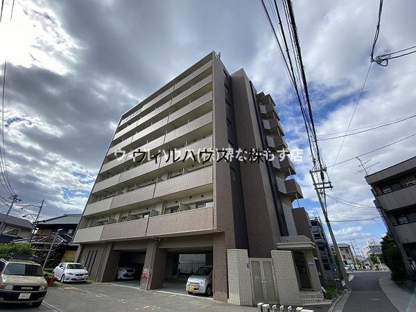 建物外観　駅近！鉄筋コンクリートマンション！