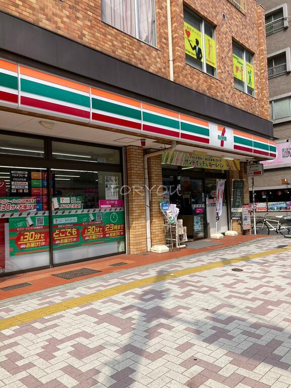 コンビニ　セブンイレブン朝日橋店（コンビニ）まで92m