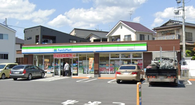 コンビニ　ファミリーマート松戸新田西店（コンビニ）まで1084m