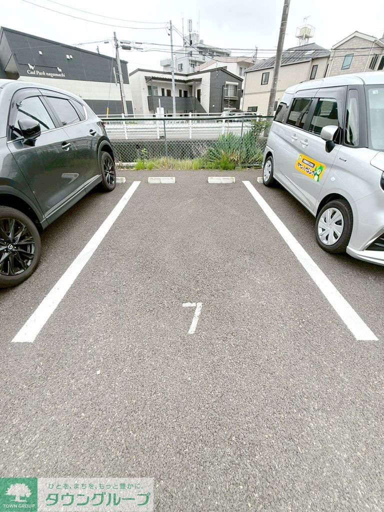 駐車場　駐車場