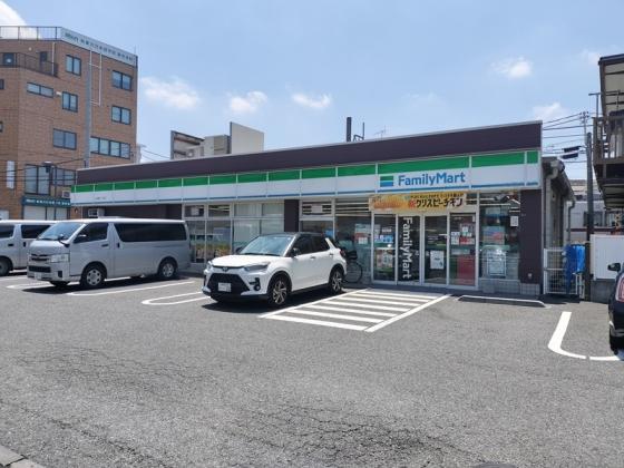 コンビニ　ファミリーマート上板橋三丁目店（コンビニ）まで220m