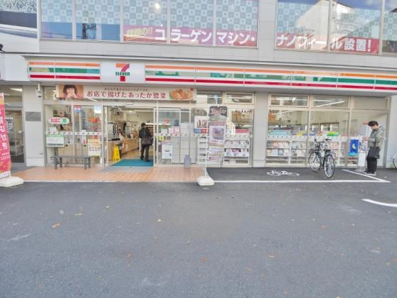 コンビニ　セブン-イレブン東武練馬駅北口店（コンビニ）まで750m