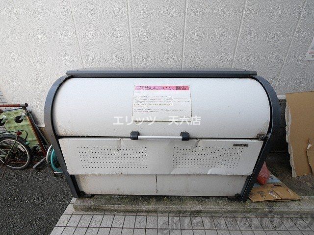 その他設備　下駄箱