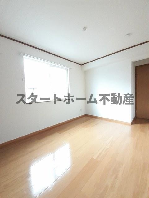 居室・リビング　こちらのリビングで趣味の時間をお楽しみください