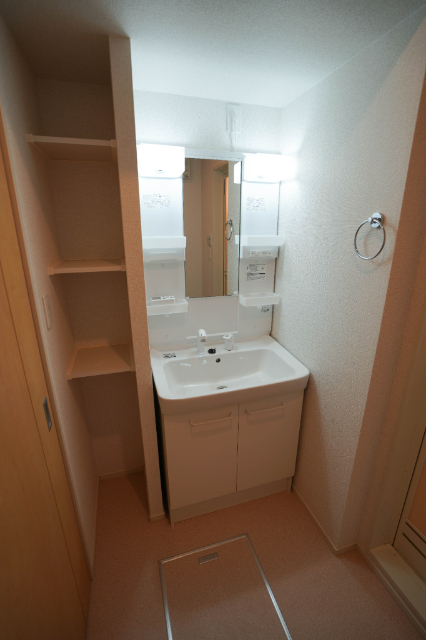 洗面設備　同じ施工会社の部屋