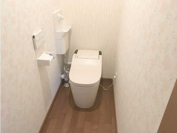 トイレ　温水洗浄便座
