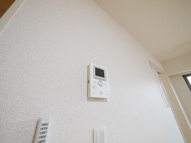 セキュリティ　安心のモニターホン付きインターホンです