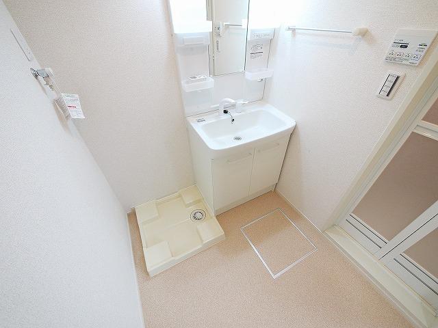 洗面設備　忙しい朝には欠かせない洗面所です
