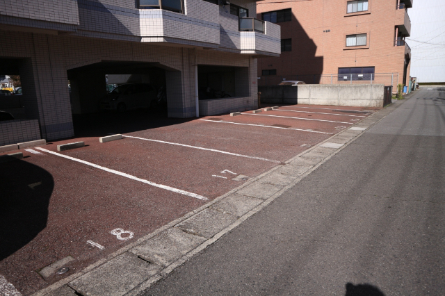駐車場　平面駐車場