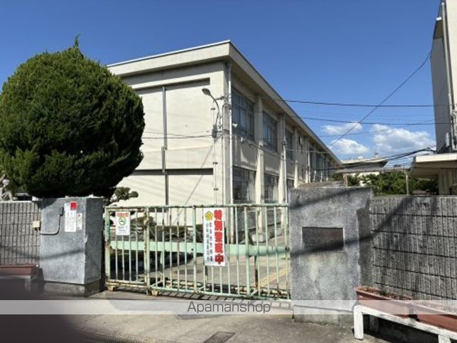 小学校　奈良市立富雄南小学校（小学校）まで1551m