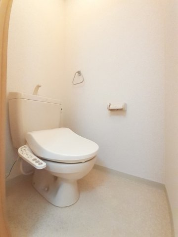 トイレ　清潔感のあるトイレです