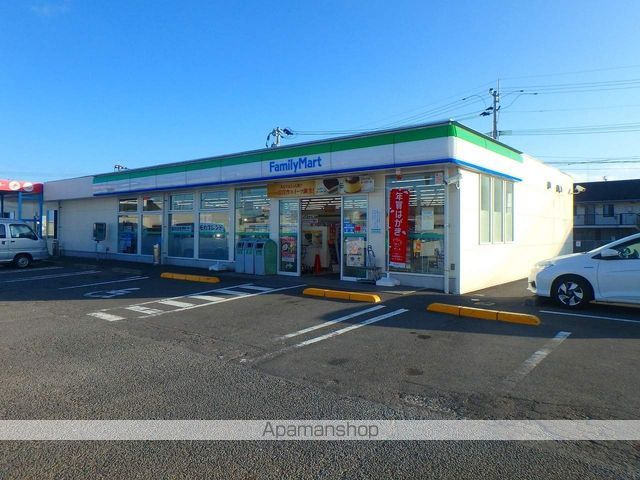 コンビニ　ファミリーマート（コンビニ）まで426m
