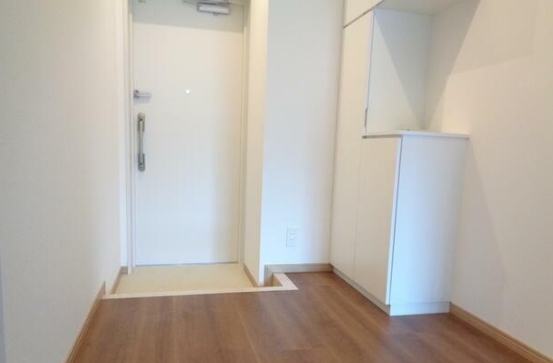 玄関　他部屋参考写真です。