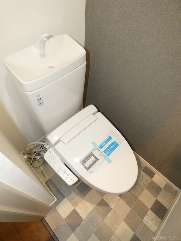 トイレ　ウォシュレット便座