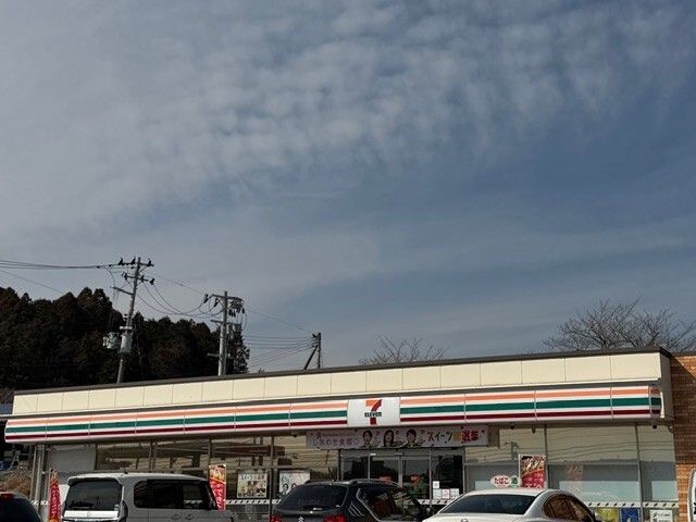 コンビニ　セブンイレブン（コンビニ）まで950m
