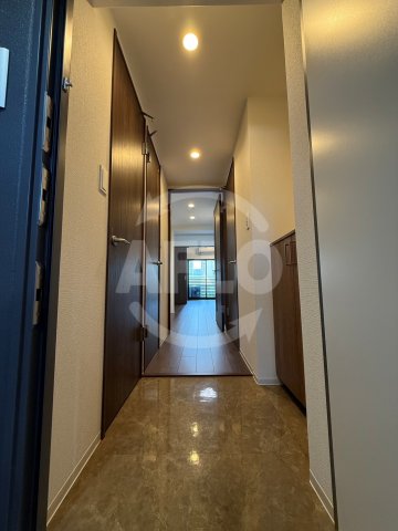 玄関　ArtizA瓦屋町I　玄関