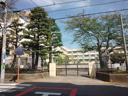 小学校　葛飾区立西亀有小学校（小学校）まで190m