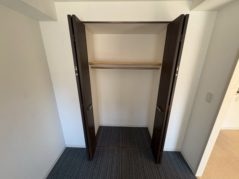収納　寝室の収納です。部屋がすっきり片付きます。