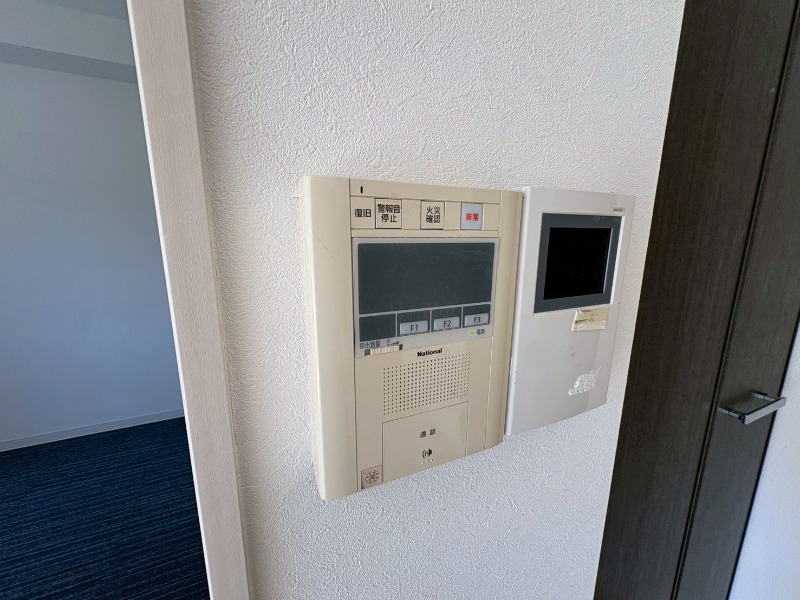 その他設備　ＴＶモニター付インターホンです。来客者の顔が見えるので安心！