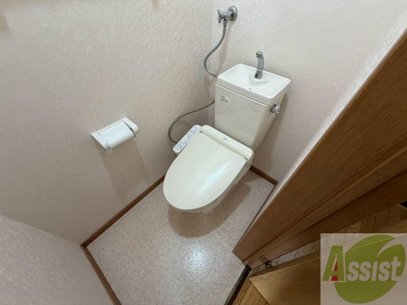 トイレ　こちらはトイレです。清潔感があり、安心して使用できます。