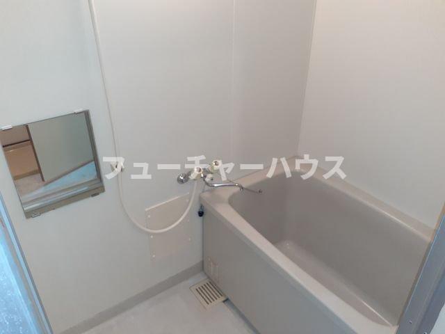 バス・シャワールーム　落ち着いた空間のお風呂です