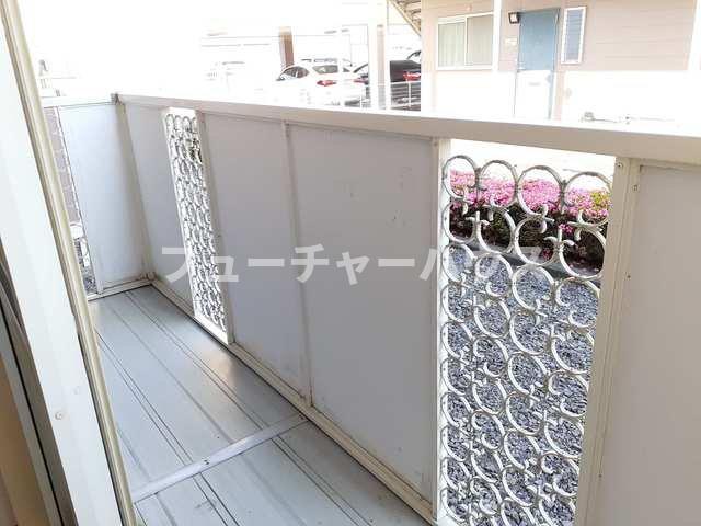 バルコニー　外からの目が気にならないバルコニーで洗濯物が干せます