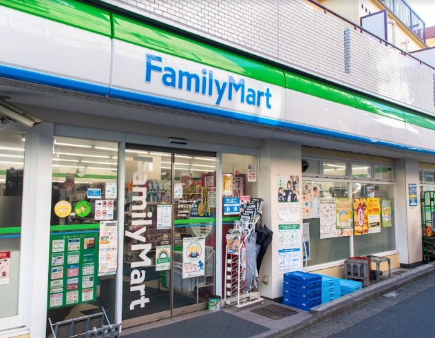 コンビニ　ファミリーマート 笹塚三丁目北店（コンビニ）まで267m