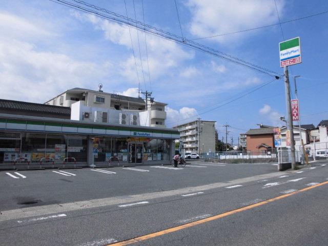 コンビニ　ファミリーマート 東あじま三丁目店（コンビニ）まで621m