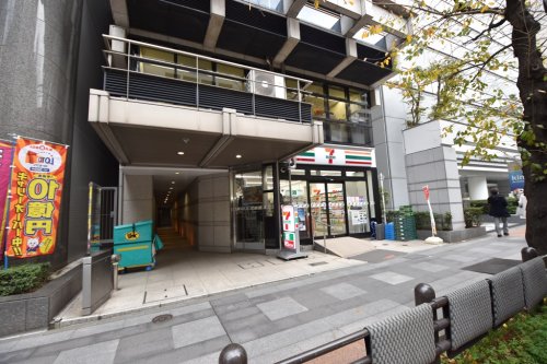 コンビニ　セブンイレブン 九段南3丁目店（コンビニ）まで195m
