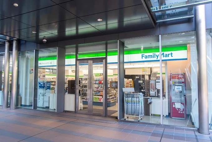 コンビニ　ファミリーマート大崎ブライトタワー店（コンビニ）まで240m
